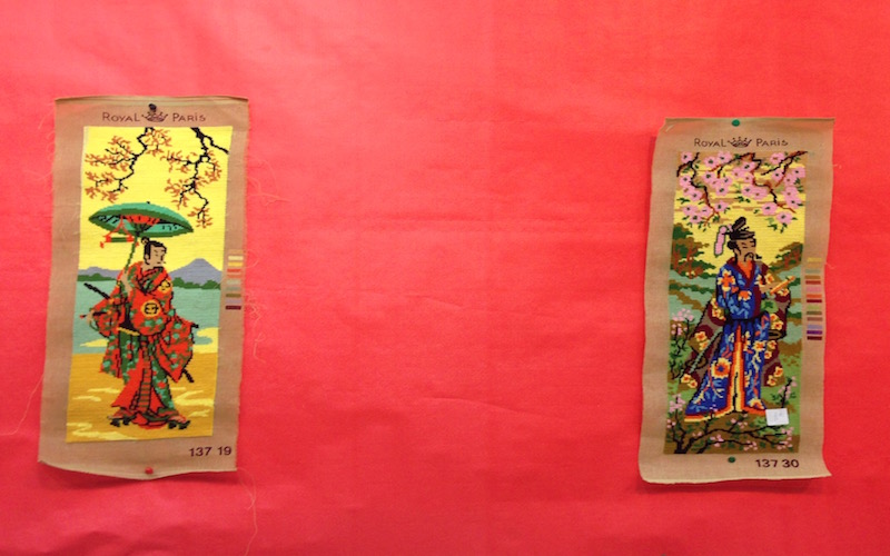 Tapetes con bordados cosidos a mano del Centro Municipal de Mayores "Dehesa de la Villa". / Foto de Jess Fernández