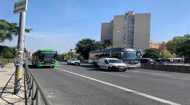 El Paseo de Extremadura tiene mucho tráfico privado, y también de autobuses interurbanos. Fuente: I. Salgado.